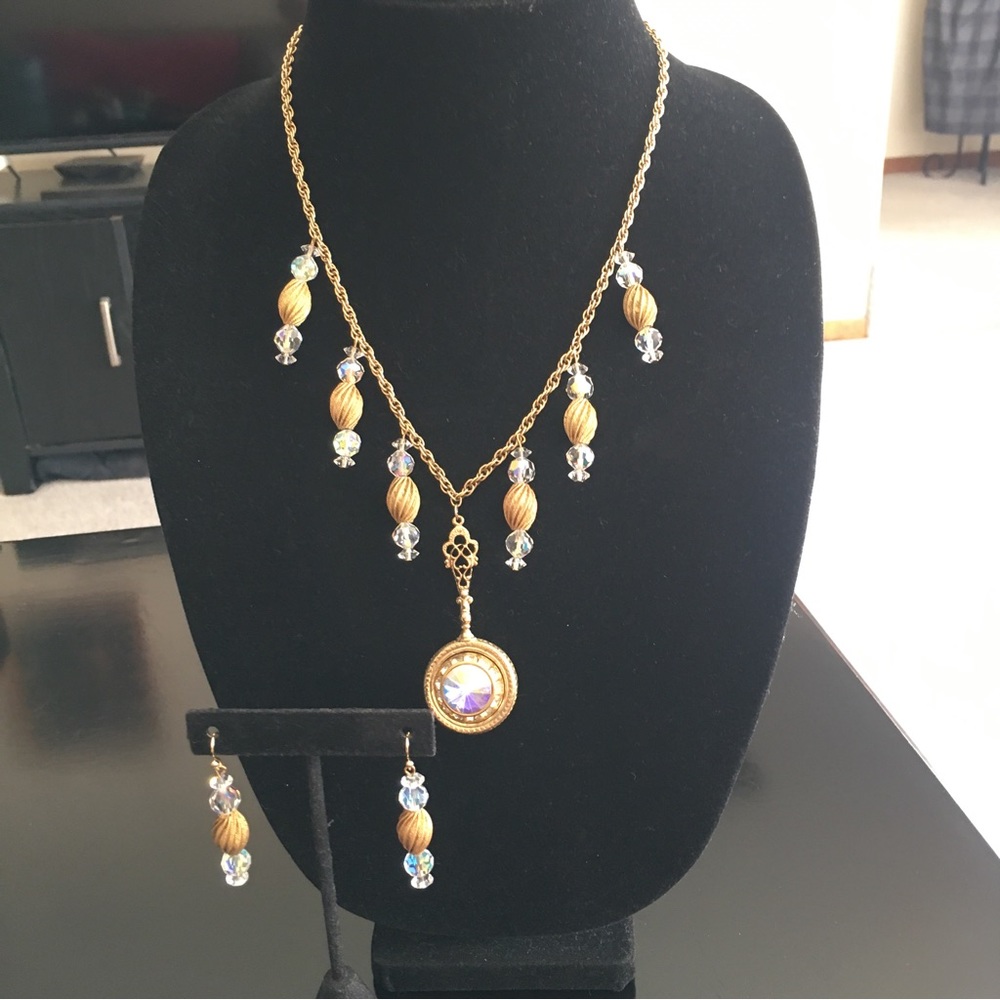 Necklace & Earrings Set